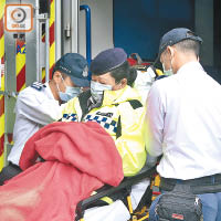 一名女保安員混亂中受傷送院。