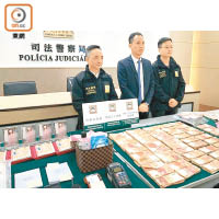 司警在行動中亦檢獲不少於六百萬元現金。