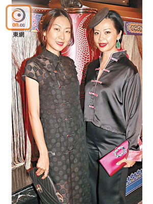 時裝設計師蔡毅明（左）同金紫荊女企業家協會執行委員沈貝嘉（右）都以不同款式嘅中式衣着出席晚會。