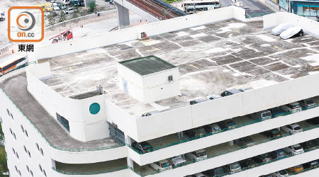 葵芳<br>運輸署計劃重開天台泊車位，作為臨時汽車扣留中心。