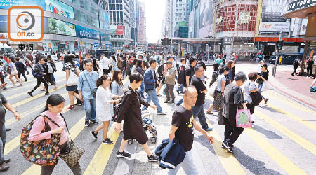 有過半受訪港人對擁有足夠的退休儲備欠缺信心。