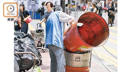 多個勞工組織代表批評本港以勞役打工仔換取經濟增長。