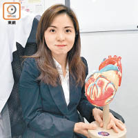 香港心臟專科學院會員張玲玲醫生指，通過體重控制能有效降低三高，提升心肺功能。（施文雯攝）