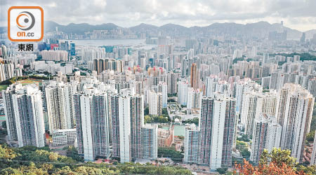 本港生活質素全球排名第四十四位，兩房單位租金則全球最貴。