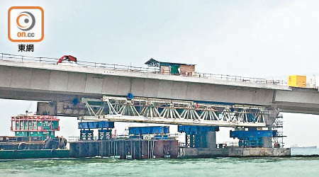 港珠澳大橋意外頻生已奪廿名工人性命。