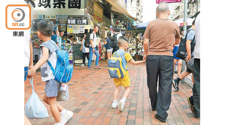 本港多個地區的幼兒中心不足。（李志湧攝）