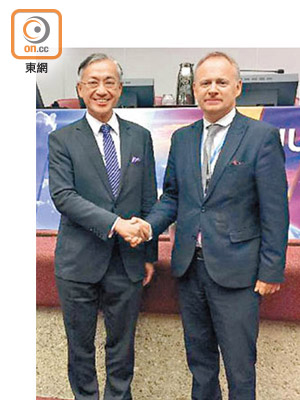 岑智明（左）對獲選聯合副主席，覺得好榮幸，仲同主席Ian Lisk（右）合照。（受訪者提供）