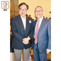 立法會議員盧偉國（左）相當欣賞香港話劇團前藝術總監毛俊輝（右）親自主持嘅導賞環節。