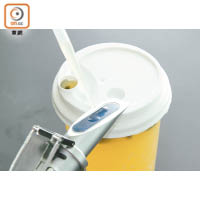 白利糖度計（Brix）可測試杯裝飲品的相對糖度。