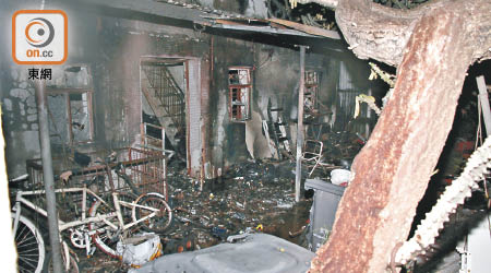 屋內傢俬電器均嚴重焚毀。（葉嘉文攝）