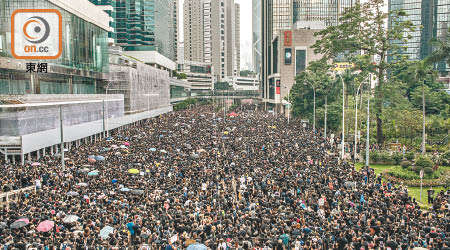 近月本港社會紛爭不斷，令不少人感到憂慮。