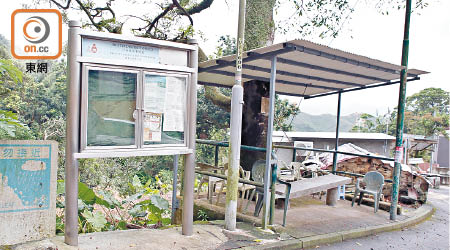 連接觀音山村與市區的唯一邨巴，今年初因長期虧損而停運。