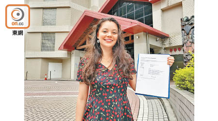 樊海怡成為今年IB狀元之一，她指自己熱愛讀書，計劃到加拿大升學。（何青霞攝）