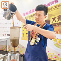 梁東波贏得「香港金茶王」，將代表香港出戰下月國際金茶王比賽。（陳錦燕攝）