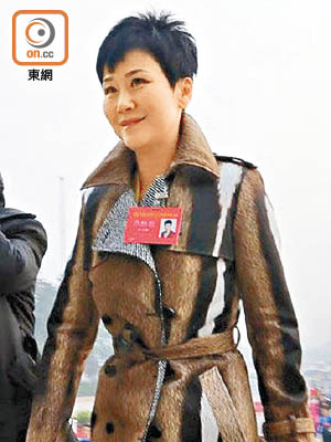 李小琳曾因穿上疑似皮草而受批評。