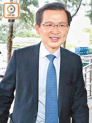 曹貴子准以現金廿萬元保釋至九月二日再訊。