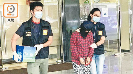 香港女子（中）涉嫌到澳門販毒被捕。
