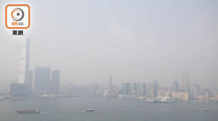 香港多個地區錄得較正常為高的臭氧及粒子，空氣污染嚴重。（黃偉邦攝）