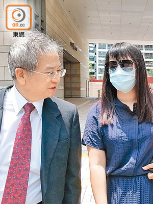 死者遺孀鍾灼貞（右）昨聽取裁決後，在庭上泣不成聲。