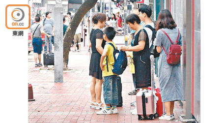 反修例風波引發的示威衝突不斷，對整體訪港旅客及酒店業造成打擊。