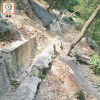 大窩口<br>長約五十米的排水渠被堵塞，甚至令護土牆爆裂。