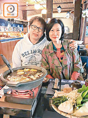 蕭偉強（左）同太太經常去旅行搵美食。