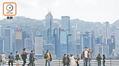 香港今年在全球安全城市排名中勁跌十一位，僅排名二十。