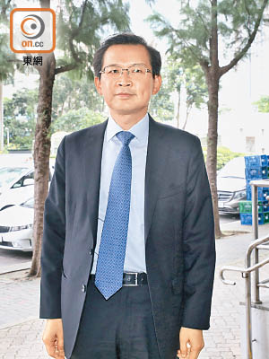曹貴子否認串謀詐騙罪，他涉及的案件定於明年五月在區院開審。
