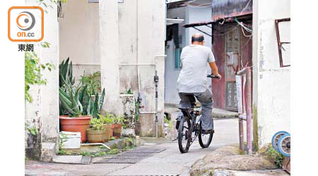 鯉魚門寮屋區雖然鄰近市區，但仍未有鋪設光纖。