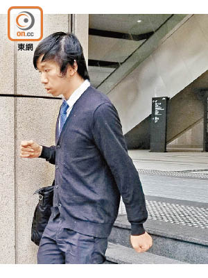 被告鄭啟雋承認藏有「冰毒」和「偉哥」，被判罰十二個月感化令。