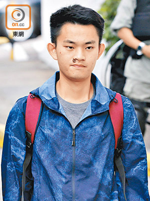 觸發政府修例的台灣殺人案疑犯陳同佳日前出獄時表明願赴台自首。