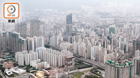 本港經濟步入技術性衰退，樓宇按揭負資產個案急升。