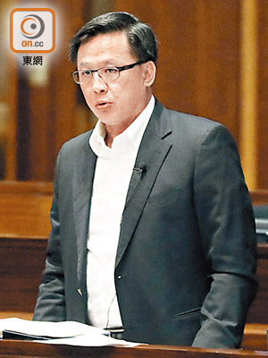 何君堯提出嘅譴責議案已獲批准。