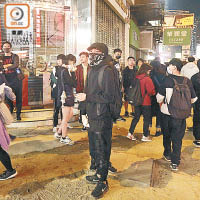 元朗<br>元朗昨晚集會後有一批黑衣人湧出區內街道。（何天成攝）