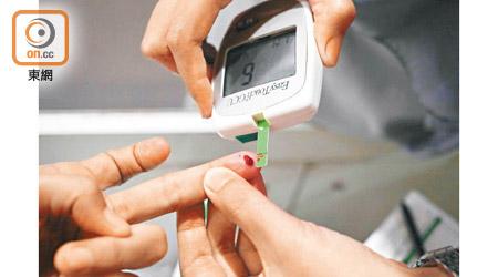 患者須定時量度血糖水平，以防出現高血糖或低血糖的情況。