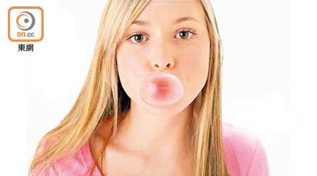 研究指飯後咀嚼無糖香口膠可減低蛀牙風險。