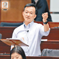 陳志全（圖）動議反對譴責鄭松泰的議案。