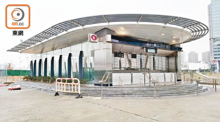 沙中線啟德站仍未開通，對附近居民出入造成不便。