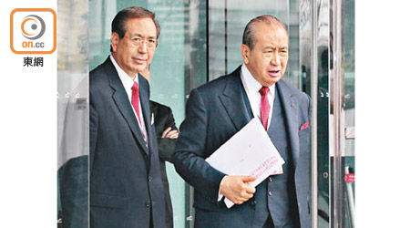 李國寶（右）和李國章兄弟向法庭透露，他們與表親林東仁的關係由十五年前開始轉壞。