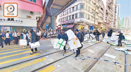 去年「三罷」行動中，多區發生堵路。