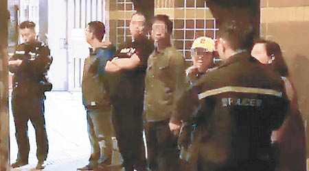 屯門連儂牆案中，一名現役警員涉案被捕。
