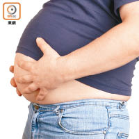 有脂肪肝問題的五十歲以上亞洲男性應定期檢查身體，保持良好生活習慣。
