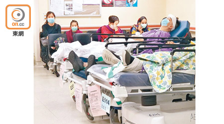 本港醫院急症室觀察病房等候上病房的時間仍頗長。（朱先儒攝）