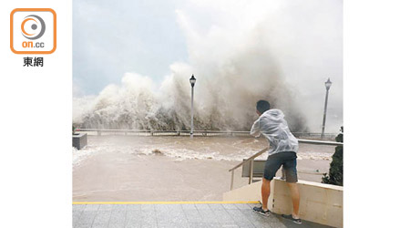 水災須提防：李丞責指鼠年落雨水浸問題嚴重。