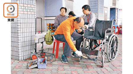 只要維修及護理妥當，行動不便的長者可以坐輪椅出門，不必時刻留在家中。