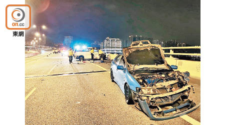 肇事私家車及七人車。（葉嘉文攝）