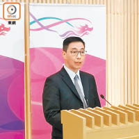 楊潤雄昨日宣布全港幼稚園、中小學再延長停課兩周。（張世洋攝）