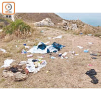 蒲台島<br>網民展示慘況，可見一地保鮮袋、汽油罐、鞋及營具等。
