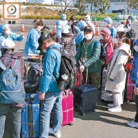 一批入境處人員遠赴日本提供協助。