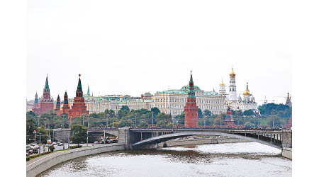 港人夫婦到俄羅斯旅遊中招，持特區護照的太太被要求入住當地檢疫中心強制隔離十四天，且要付五百多元罰款。